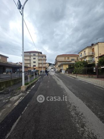 Box/posto auto in residenziale in Via Levà