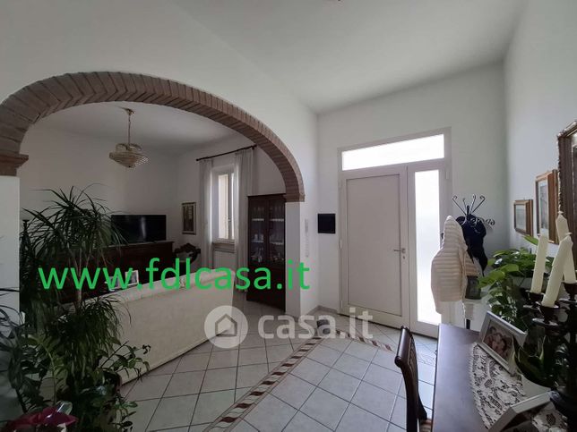Casa indipendente in residenziale in Viale Guglielmo Marconi