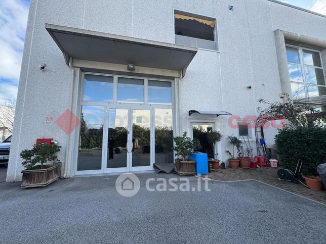 Capannone in commerciale in Via dei Legnaioli