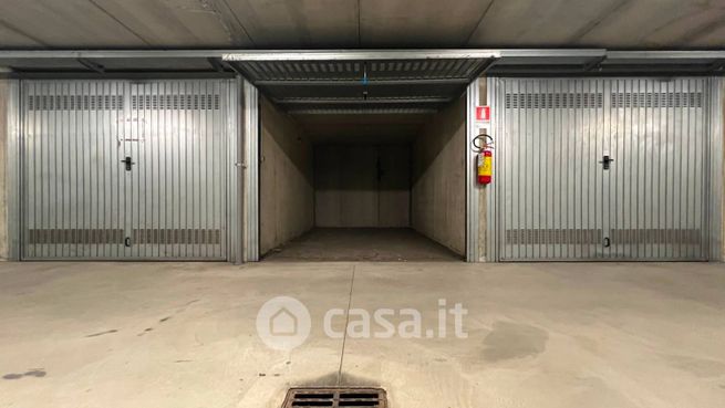 Box/posto auto in residenziale in Via Giuseppe Mazzini