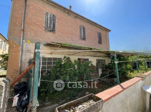 Casa indipendente in residenziale in Via Lino Cavallari 9
