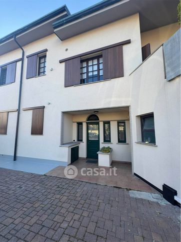 Appartamento in residenziale in Via della Pace
