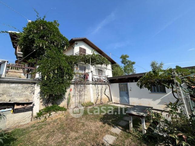 Casa bi/trifamiliare in residenziale in Via Olmetto 204