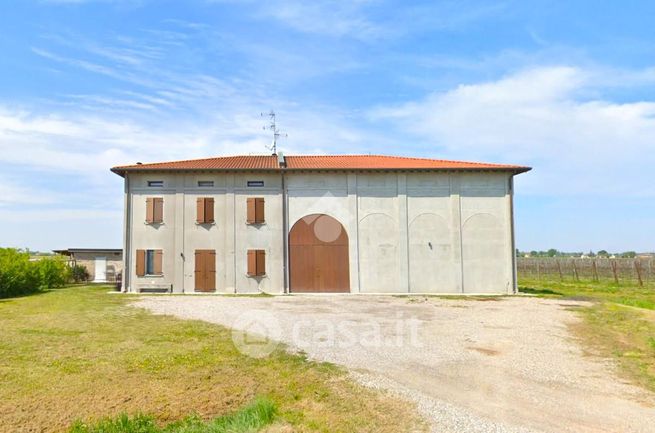 Casa indipendente in residenziale in Via Cardinala 1