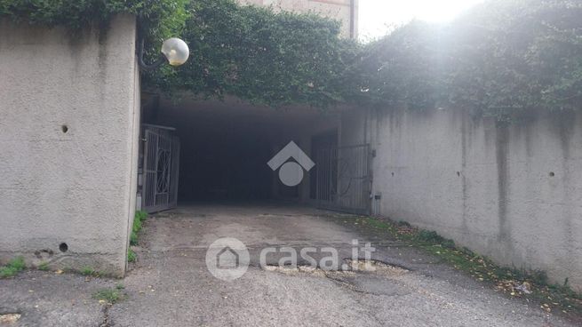 Garage/posto auto in residenziale in 