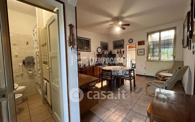 Casa indipendente in residenziale in 