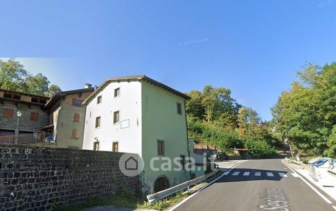 Casa indipendente in residenziale in Piazza dell'Aerone 4