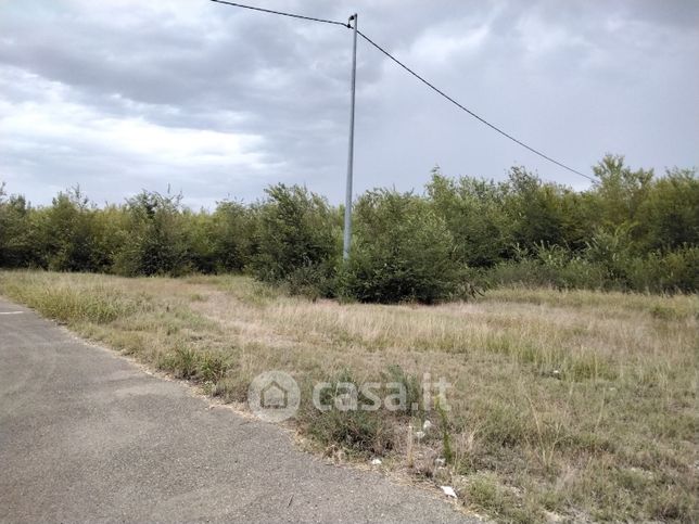 Terreno agricolo in commerciale in Via della Pace