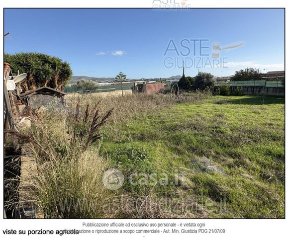 Terreno agricolo in commerciale in 