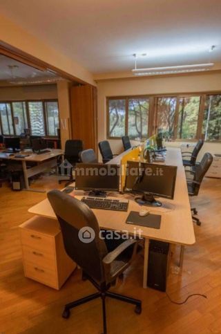 Ufficio in commerciale in Via Benozzo Gozzoli