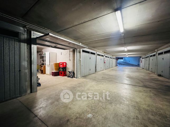 Garage/posto auto in residenziale in Via Claudia 6