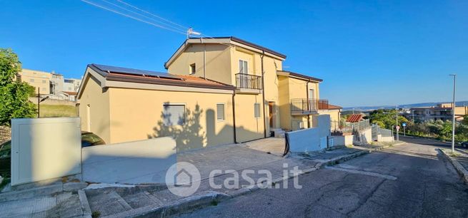 Appartamento in residenziale in Via R.Papini 5