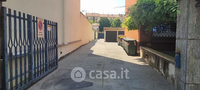 Box/posto auto in residenziale in Via Bardonecchia 29