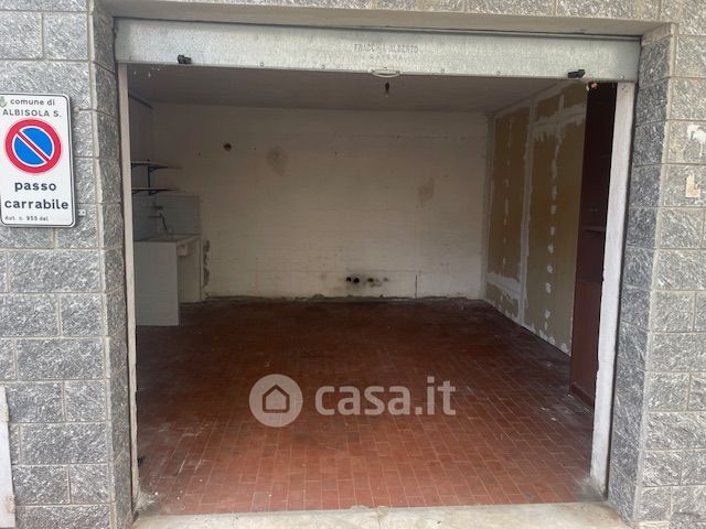 Garage/posto auto in residenziale in Via alle Cantine 30