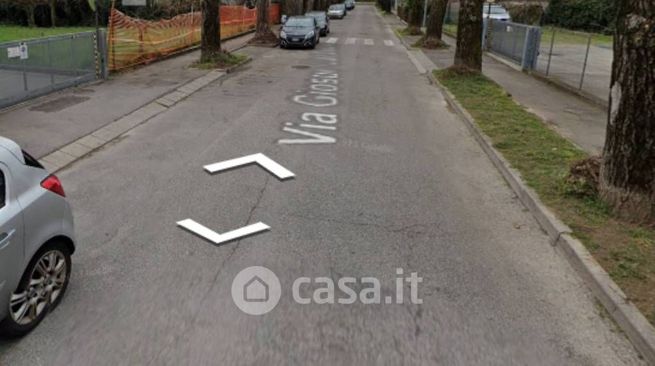 Capannone in commerciale in Via Giosuè Carducci