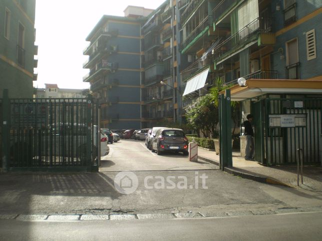 Garage/posto auto in residenziale in Via Flotard de Lauzieres 28