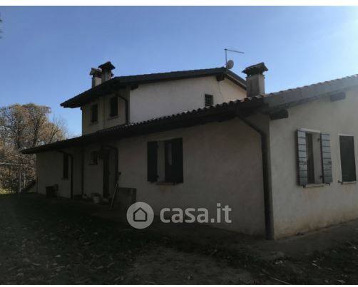 Casa indipendente in residenziale in 