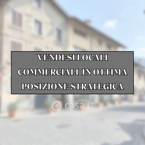 Negozio/locale commerciale in commerciale in Via Bevagna