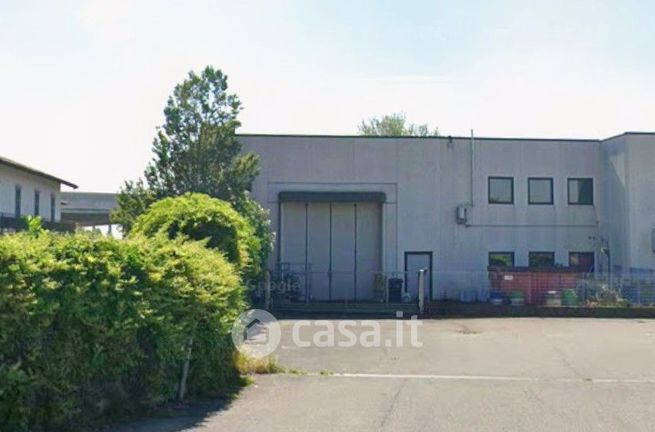 Capannone in commerciale in Via Lodi