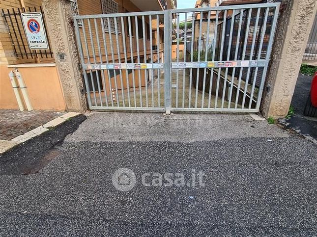 Garage/posto auto in residenziale in Via CAVOUR