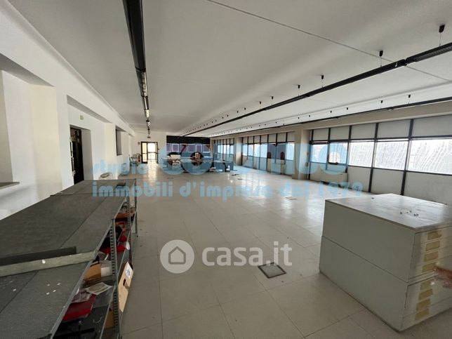 Ufficio in commerciale in Via Labirinto