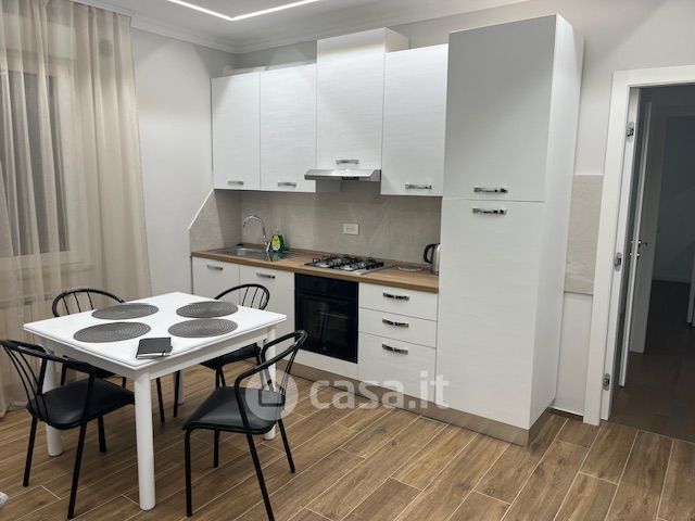 Appartamento in residenziale in Via Oslavia