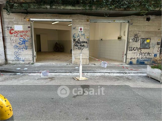 Garage/posto auto in residenziale in Vico Acitillo 29