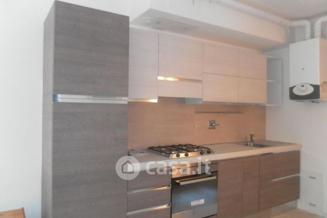 Appartamento in residenziale in Via Savenella 7