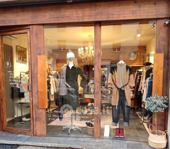 Negozio/locale commerciale in commerciale in Via Firenze