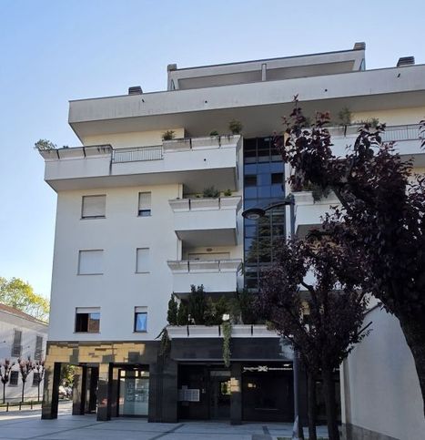 Appartamento in residenziale in Piazza Vittorio Viviani 4
