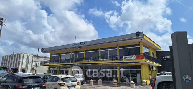 Capannone in commerciale in Via Nettunense 219