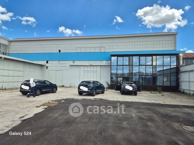 Capannone in commerciale in Via Boscofangone