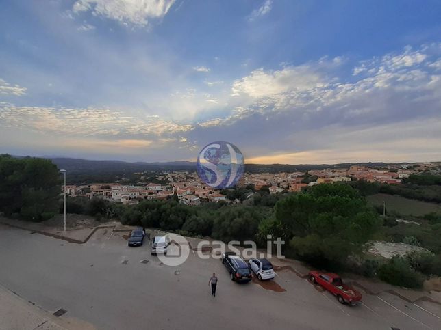 Appartamento in residenziale in Via Anglona 41