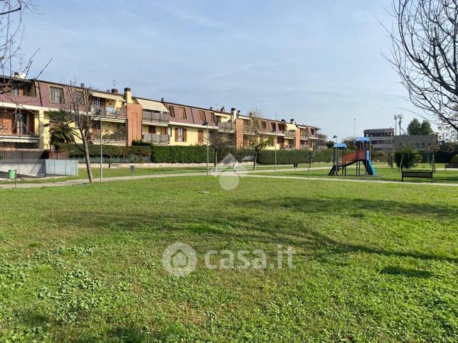 Box/posto auto in residenziale in Via Modigliani