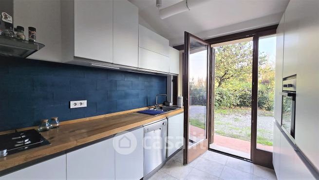 Appartamento in residenziale in Strada Massetana Romana