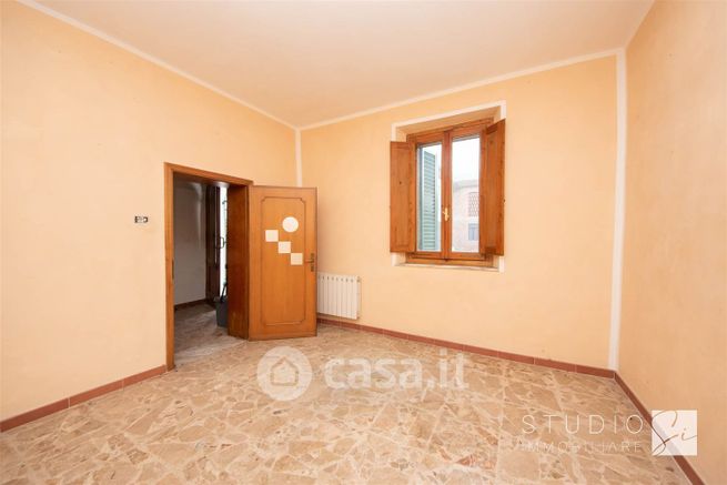 Casa indipendente in residenziale in 