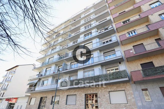 Appartamento in residenziale in Largo Luca della Robbia 41