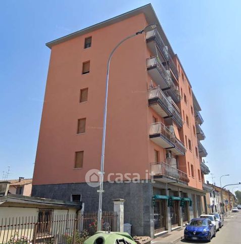 Appartamento in residenziale in Via Lomellina 12