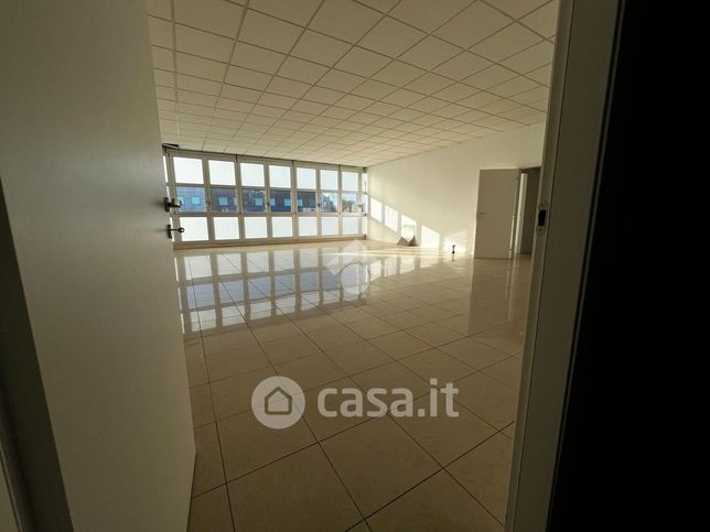 Ufficio in commerciale in Via dell'Industria 119