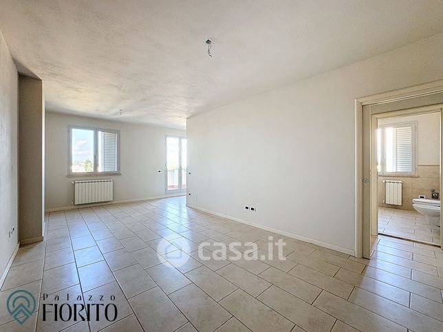 Appartamento in residenziale in Via F. Petrarca 8