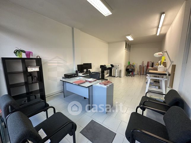 Ufficio in commerciale in Via Trieste