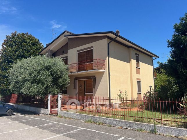 Casa indipendente in residenziale in Via Sisana