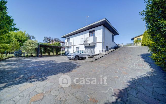 Villa in residenziale in Via A. de Gasperi 367