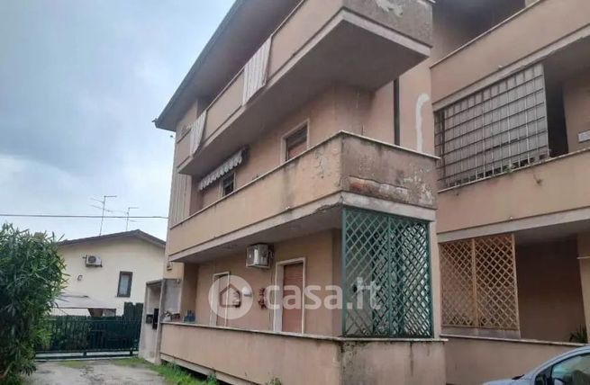 Appartamento in residenziale in Via Villaraspa