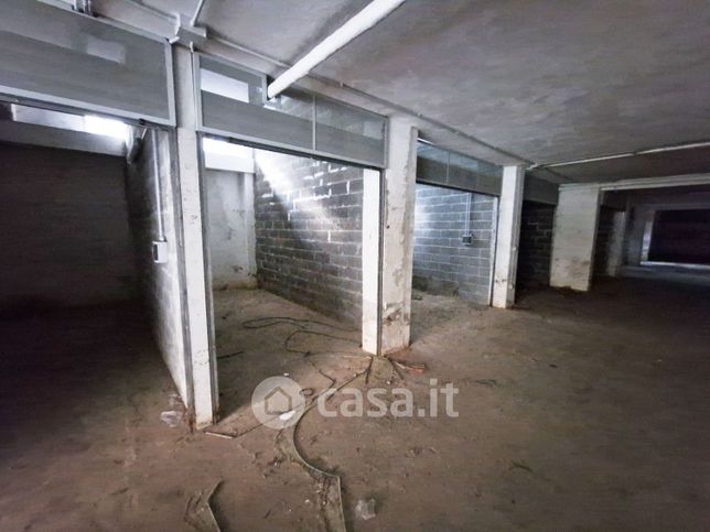 Box/posto auto in residenziale in Via Elia Bernardini