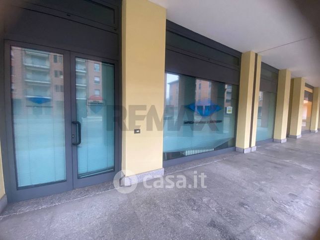 Ufficio in commerciale in Via Ugo Frigerio 43