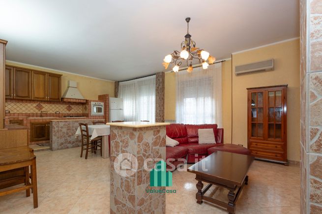 Appartamento in residenziale in Via Troina 7