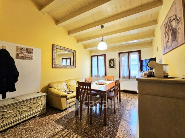Appartamento in residenziale in Via V. Pellesina