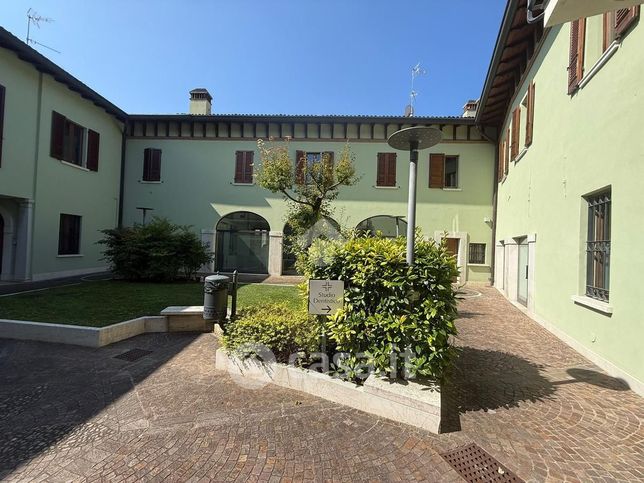 Ufficio in commerciale in Piazza San Luigi