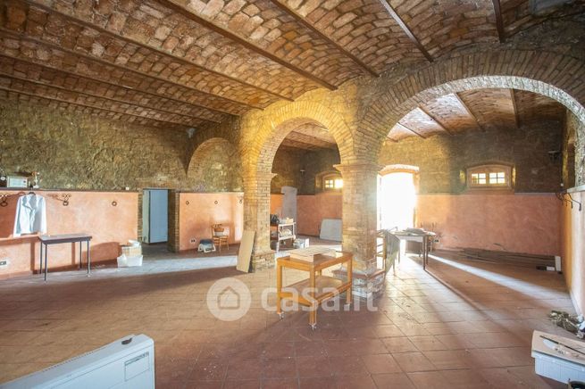 Rustico/casale in residenziale in Frazione San Gregorio